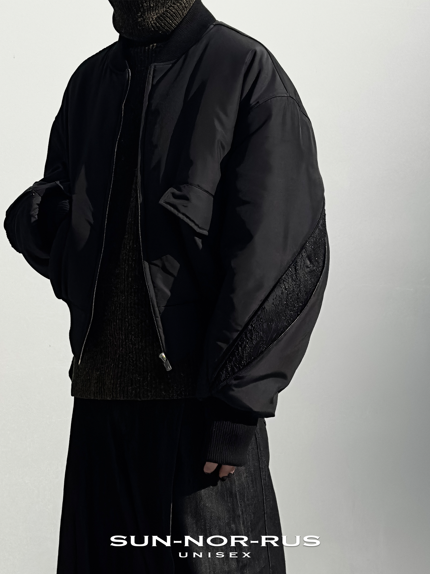 Bomber jacket in a mulberry silk-nylon blend